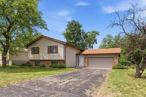 8009 Vincent Cir N, Brooklyn Park, MN 55444