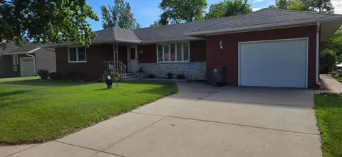 511 S Mccornell Ave, Parkers Prairie, MN 56361