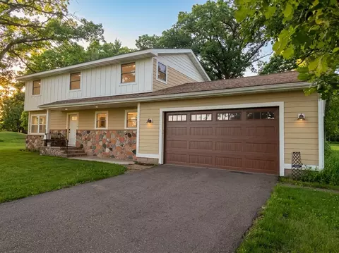 10814 Pioneer Dr SE, Milaca, MN 56353