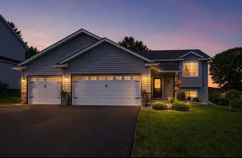 406 Greenway Dr, Delano, MN 55328