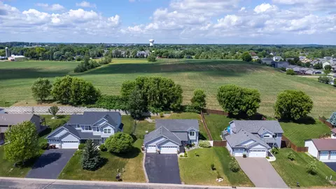 406 Greenway Dr, Delano, MN 55328