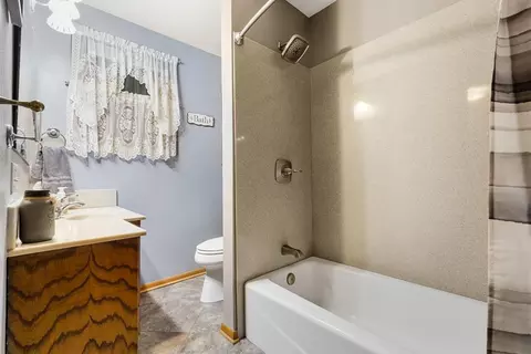 Bath - 2693 225th Ave, Marshall, MN 56258 photo 1 of 5