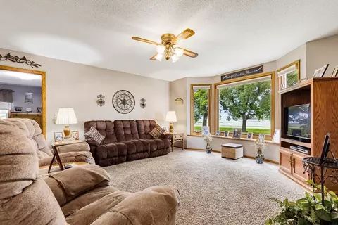 Living - 2693 225th Ave, Marshall, MN 56258 photo 1 of 7