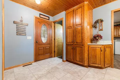 Entry Way - 2693 225th Ave, Marshall, MN 56258 photo 1 of 6
