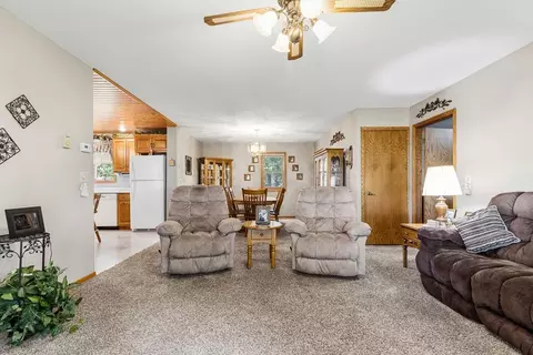 Living - 2693 225th Ave, Marshall, MN 56258 photo 5 of 7
