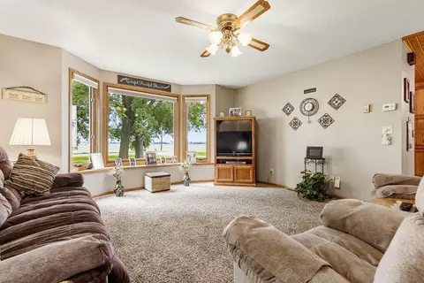 Living - 2693 225th Ave, Marshall, MN 56258 photo 4 of 7