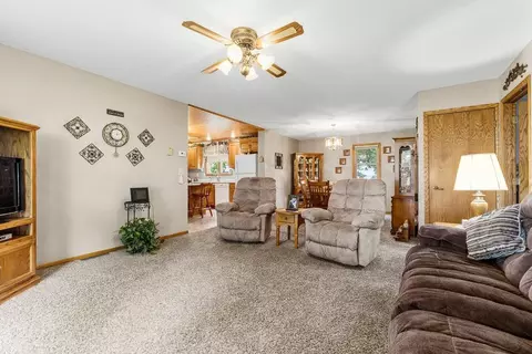 Living - 2693 225th Ave, Marshall, MN 56258 photo 6 of 7