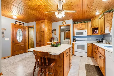 Kitchen - 2693 225th Ave, Marshall, MN 56258 photo 8 of 8