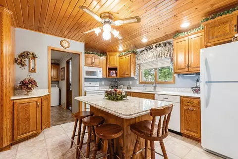 Kitchen - 2693 225th Ave, Marshall, MN 56258 photo 3 of 8