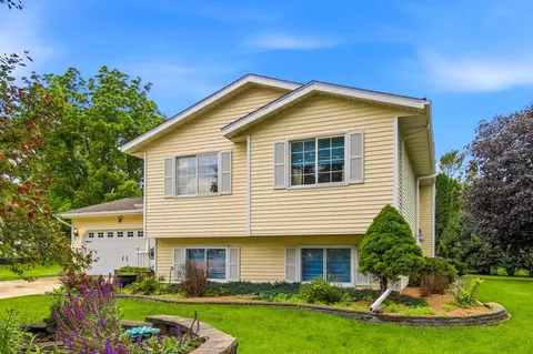1950 Greenwood Dr, Owatonna, MN 55060