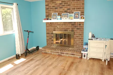 Living - 1693 Covington Ln, Eagan, MN 55122 photo 3 of 4