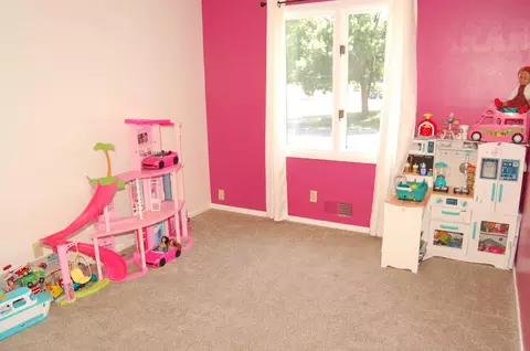 Bedroom - 1693 Covington Ln, Eagan, MN 55122 photo 3 of 4