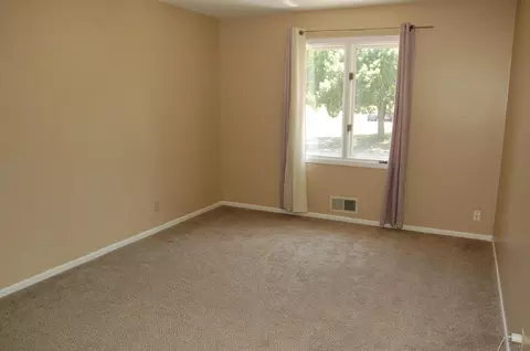 Bedroom - 1693 Covington Ln, Eagan, MN 55122 photo 1 of 4
