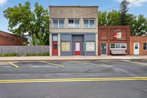 206 W Main St, Roberts, WI 54023