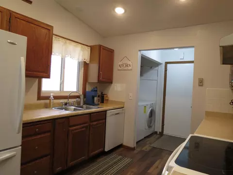 912 3rd St N #7, Cold Spring, MN 56320
