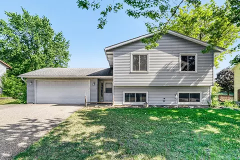 4656 142nd St W, Apple Valley, MN 55124