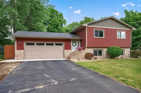 7062 2nd Ave, Lino Lakes, MN 55014