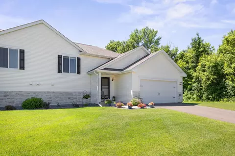 1042 White Tail Ln, Montrose, MN 55363