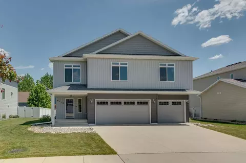 4718 54th St S, Fargo, ND 58104