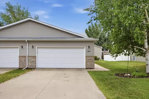 611 36th Ave S, Moorhead, MN 56560