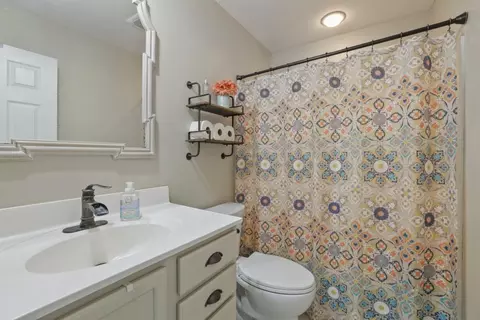 Bath - 10620 Cain Rd, Rogers, MN 55374 photo 1 of 4