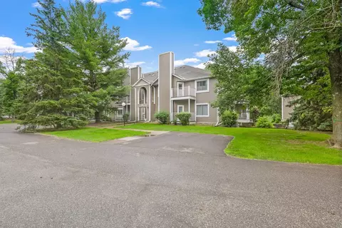 742 County Road F W # B, Shoreview, MN 55126