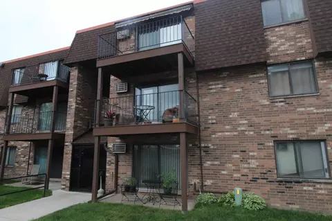 30675 Park St #211, Lindstrom, MN 55045