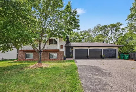 5301 Edgewood Dr, New Brighton, MN 55112