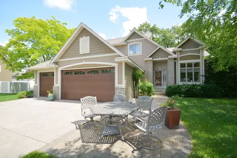 12213 Kenyon Ct NE, Blaine, MN 55449