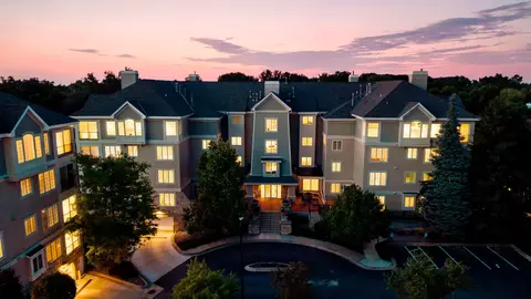 11460 Fairfield Rd W #103, Minnetonka, MN 55305