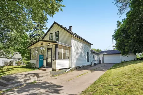 302 Wyoming St E, Saint Paul, MN 55107