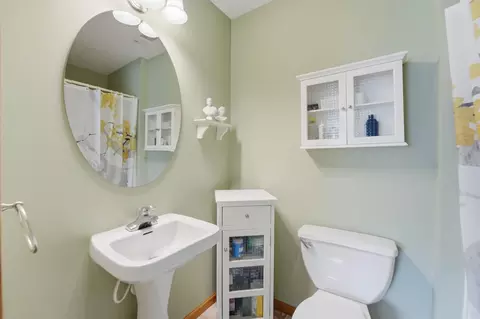 Bath - 2526 43rd Ave S, Saint Cloud, MN 56301 photo 2 of 2
