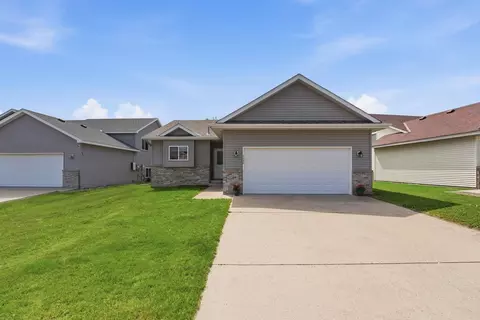 Exterior - 2526 43rd Ave S, Saint Cloud, MN 56301 photo 4 of 10