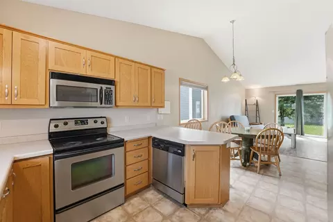 Kitchen - 2526 43rd Ave S, Saint Cloud, MN 56301 photo 4 of 5
