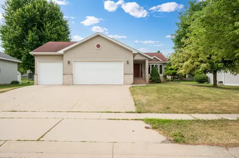 3328 Dorset Ln NW, Rochester, MN 55901