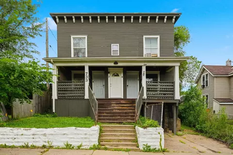 733 Bradley St, Saint Paul, MN 55130
