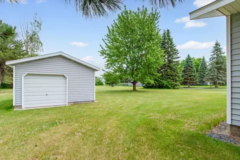 Exterior - 1001 Beech St, Brainerd, MN 56401 photo 4 of 11