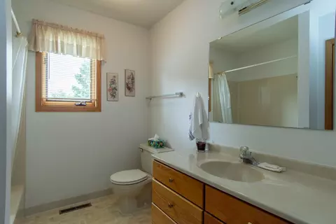 Bath - 1001 Beech St, Brainerd, MN 56401 photo 1 of 2