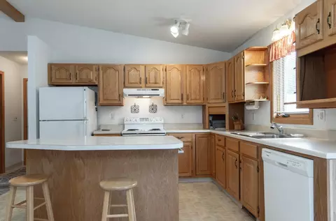 Kitchen - 1001 Beech St, Brainerd, MN 56401 photo 4 of 4