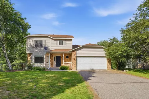9244 Andrea Dr, Woodbury, MN 55125