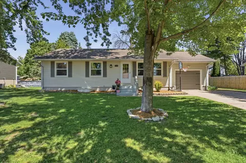 716 Winter Dr, Faribault, MN 55021