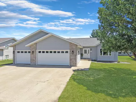 Exterior - 211 Rainbow Dr, Marshall, MN 56258 photo 8 of 8