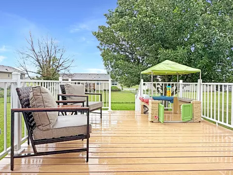 Exterior - 211 Rainbow Dr, Marshall, MN 56258 photo 5 of 8