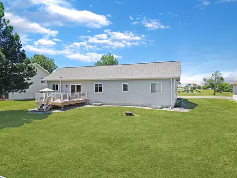 Exterior - 211 Rainbow Dr, Marshall, MN 56258 photo 7 of 8