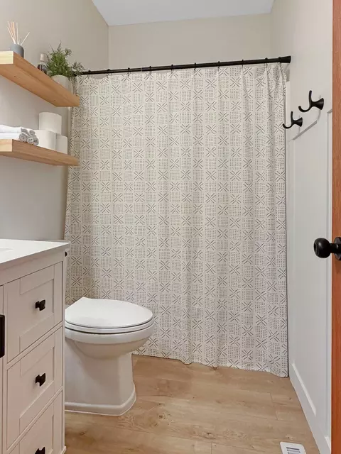 Bath - 211 Rainbow Dr, Marshall, MN 56258 photo 1 of 6