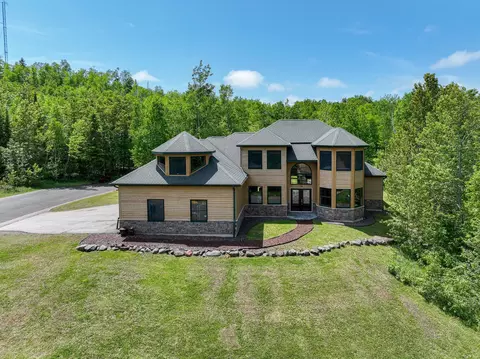 28 Quincy Dr, Silver Bay, MN 55614