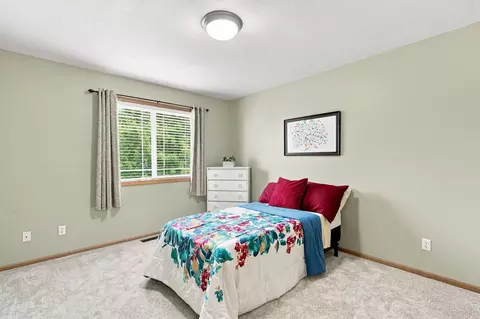 Bedroom - 2412 Maple Ct, Buffalo, MN 55313 photo 7 of 8