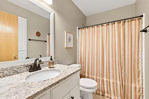 Bath - 2412 Maple Ct, Buffalo, MN 55313 photo 4 of 5