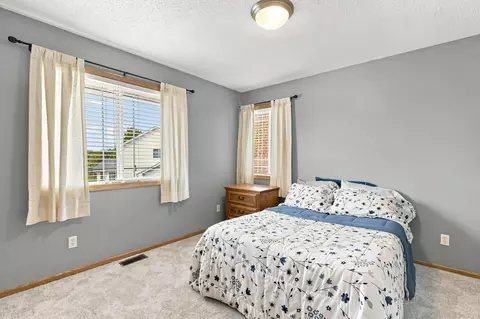 Bedroom - 2412 Maple Ct, Buffalo, MN 55313 photo 5 of 8