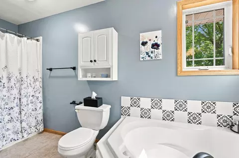 Bath - 2412 Maple Ct, Buffalo, MN 55313 photo 3 of 5